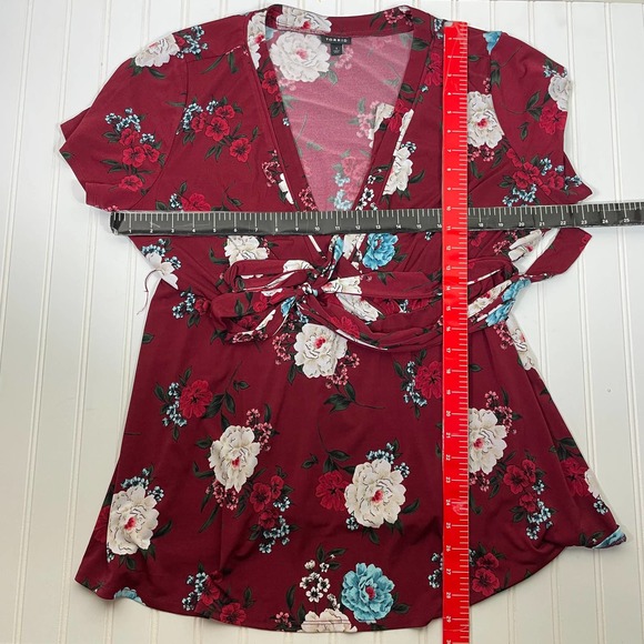 Torrid Stretch Knit Jersey Floral Crossover top Size 1 - Picture 8 of 9
